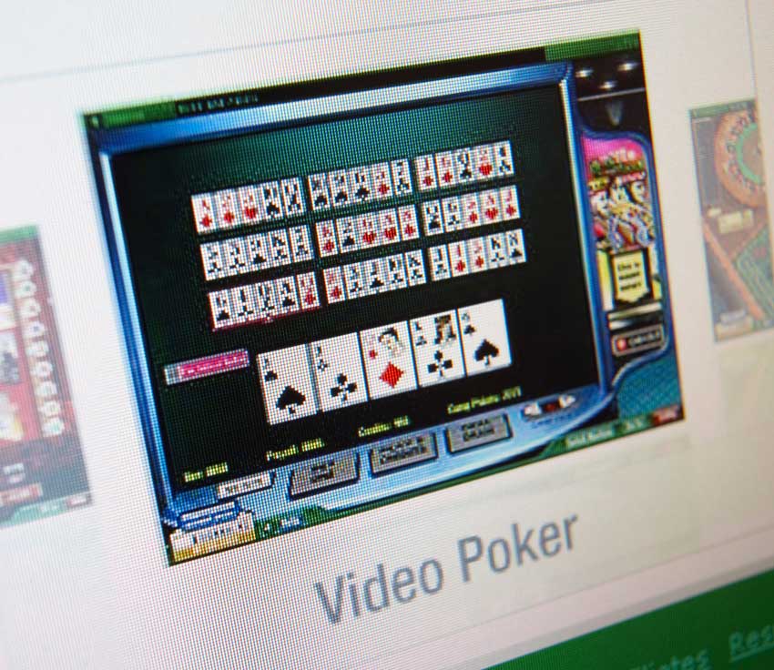 Video poker advantage play