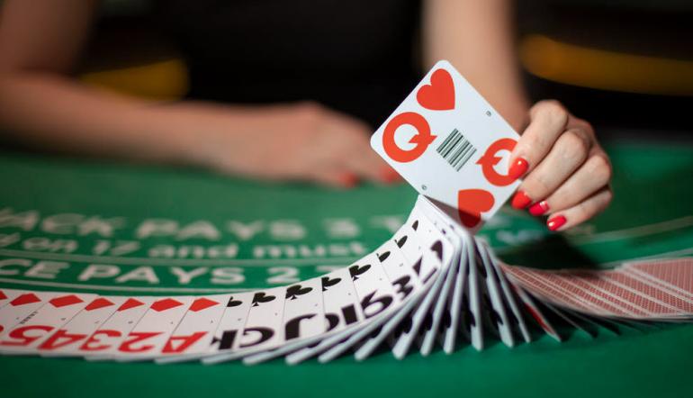 How Surveillance Spots Card Counters 