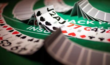 How to Stay Under the Casino’s Radar When Card Counting