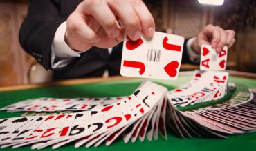 Playing Your Hands Against a Dealer’s 7 Upcard